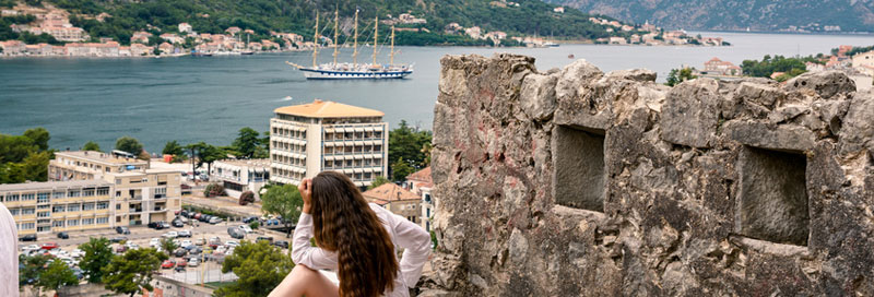 Touristin in Montenegro